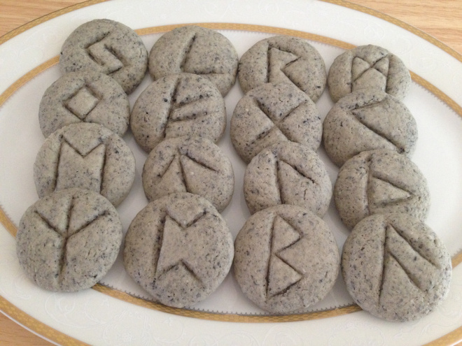 Rune Cookies 01