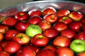 Apple Ducking or Duck-Apple