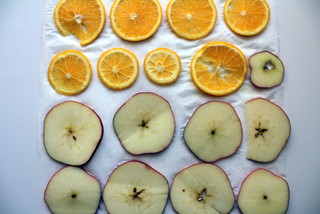 DIY: Make a Winter-Scented&nbsp;Potpourri