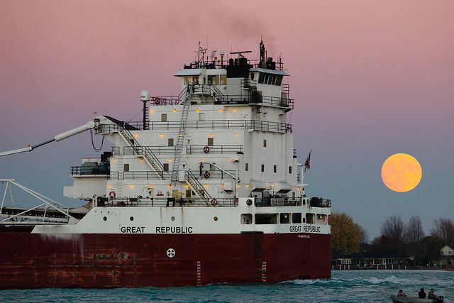 FREIGHTERWATCHING & MOONCHASING