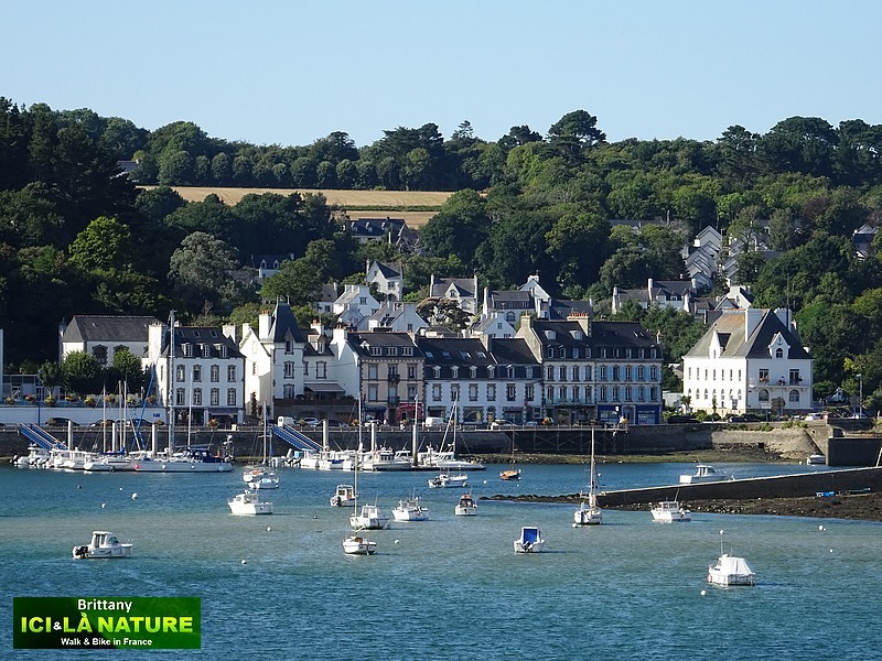 02-walking-holidays-audierne