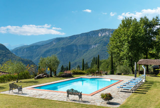 100 Sparkling Pools With Postcard&nbsp;Views