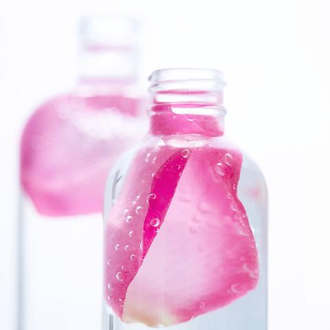Rose water: A natural summer hair&nbsp;tonic