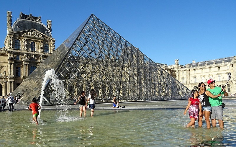 Walking in Paris – The Louvre Museum  – 30&nbsp;photos