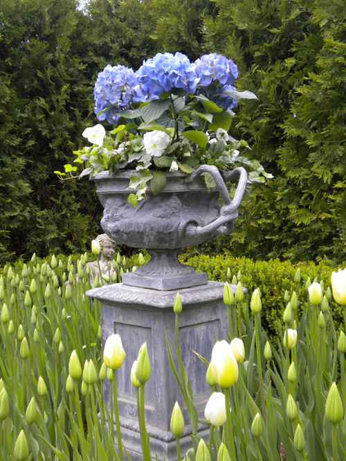 10 Pretty Container Gardens in Pastel Hues — Wyndesong’s Place